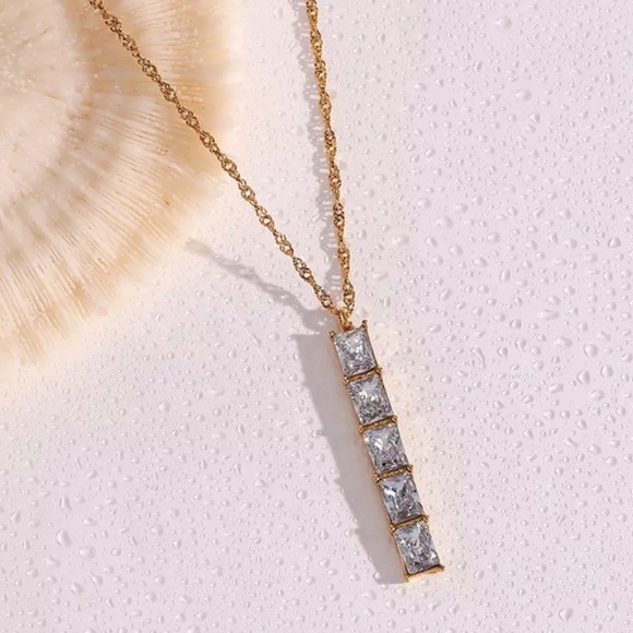 NEW 18K GOLD BAR DIAMOND NECKLACE, NICE NECKLACE, CUTE NECKLACE - Picture 3 of 5